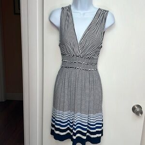 Max Edition stripped Dress. Top is crossed over the chest. Elastic waist Sz. MP